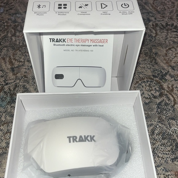 NWT TRAKK Eye Therapy Massager BT Electric Eye Massager w/ Heat + Vibration - Picture 6 of 14